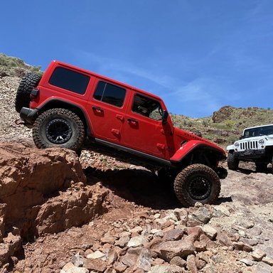 Jeep Steering Wheel Stitching Issue?? | 2018+ Jeep Wrangler Forums (JL ...