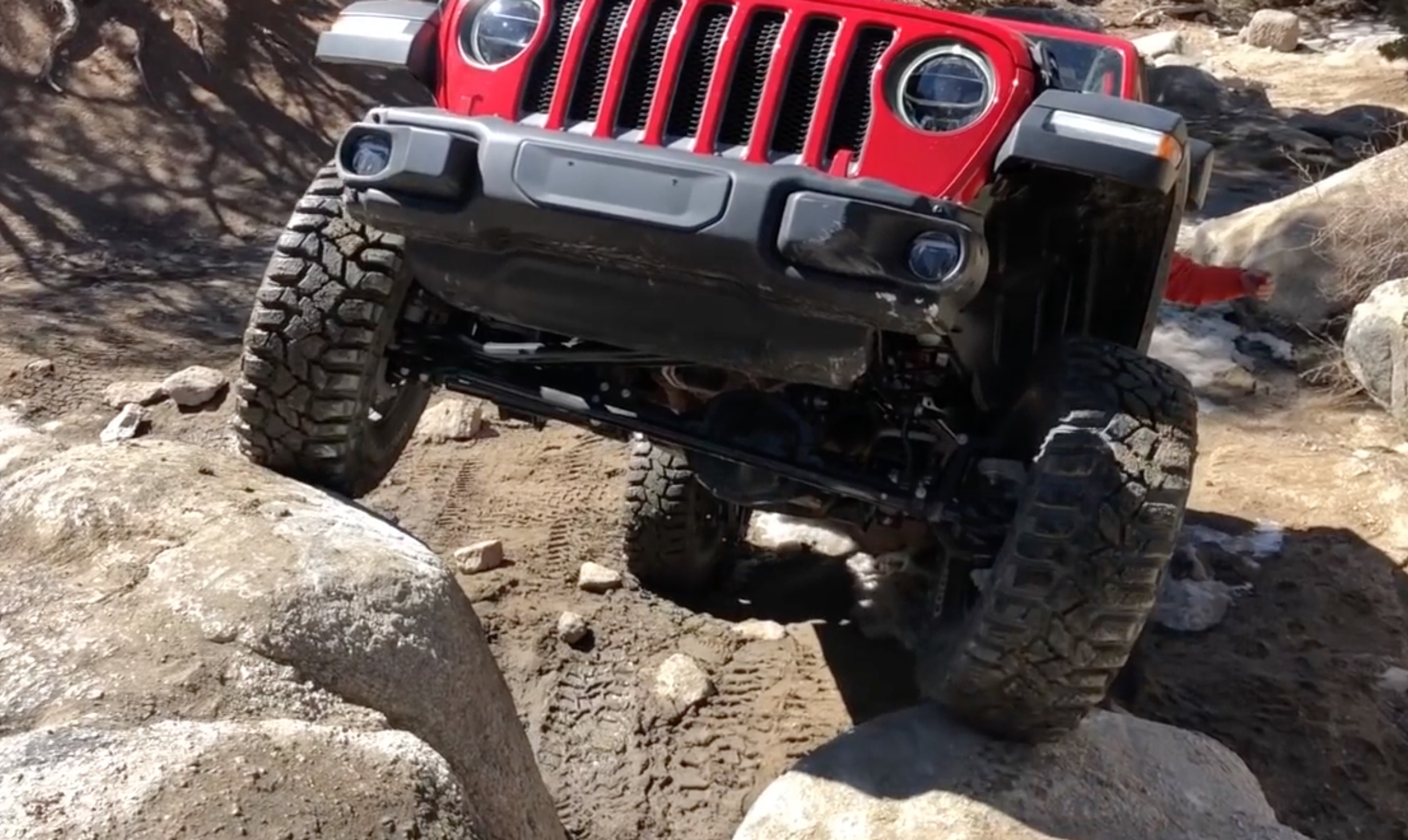 Witness How Much a 2.5″ Lift Kit Helps On The Trail - 2018 ...