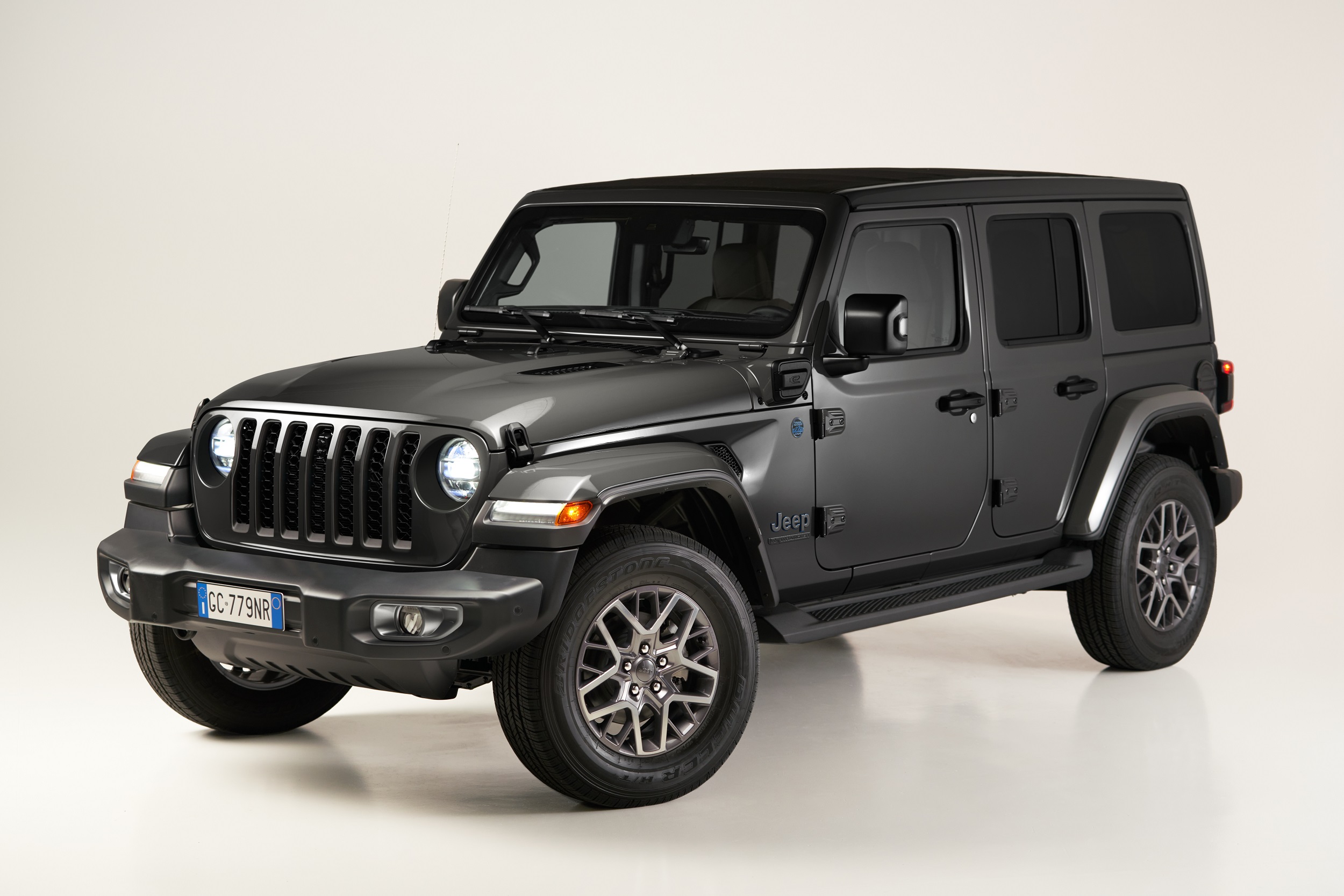 https://www.jlwranglerforums.com/wp-content/uploads/2021/01/HP_Jeep-Wrangler-4xe-First-Edition.jpg