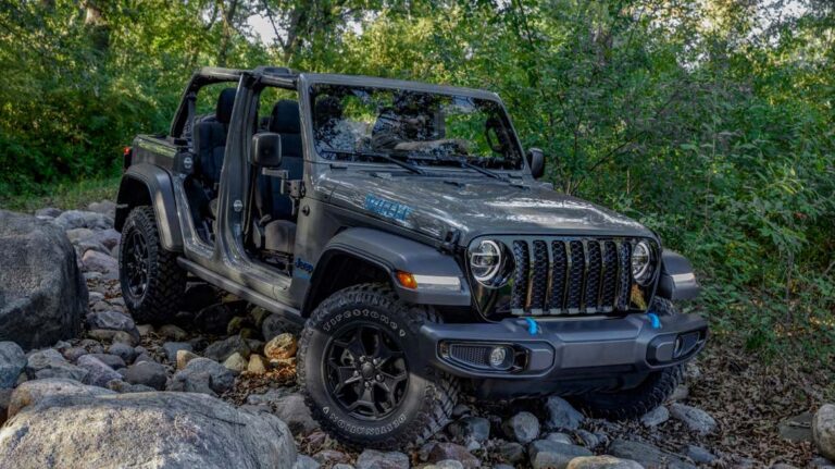 Do you go fishing with your Jeep? X-Rocket Fishing Rod Holders Giveaway!   Jeep Wrangler Forums (JL / JLU) -- Rubicon, 4xe, 392, Sahara, Sport 